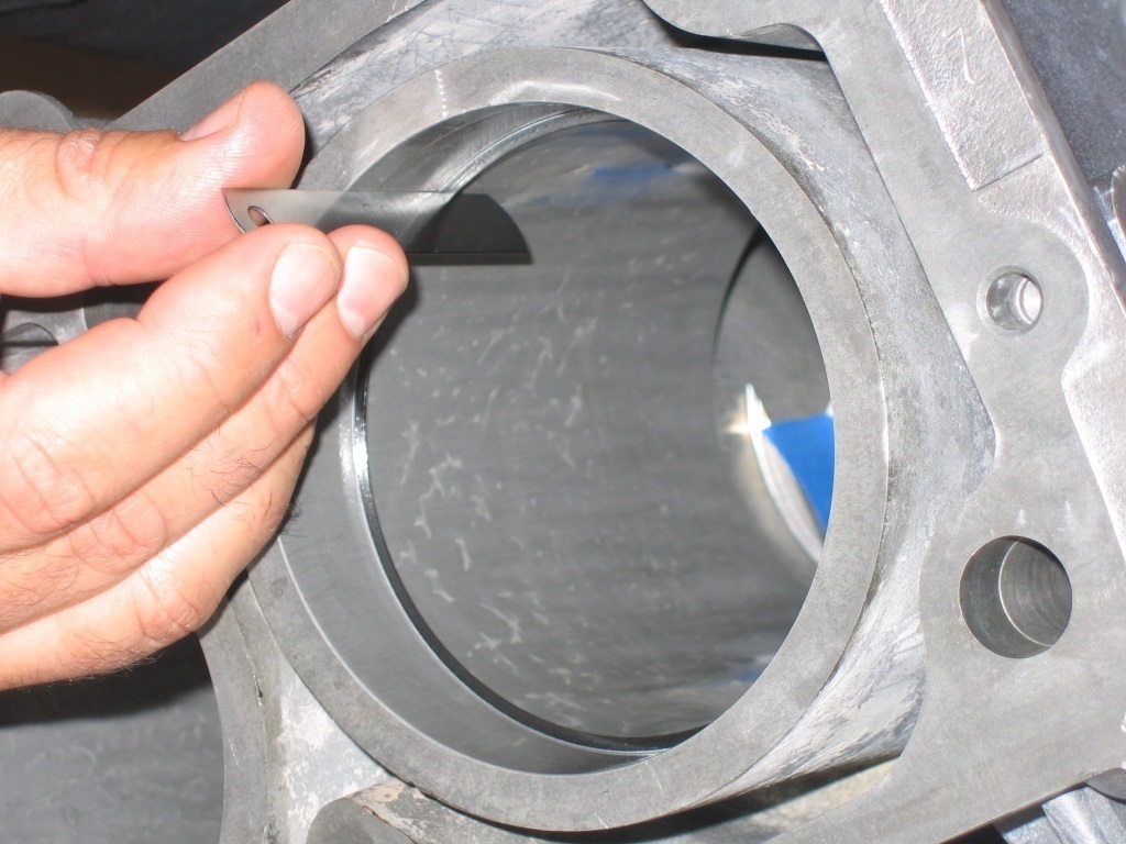 Checking oil ring gap