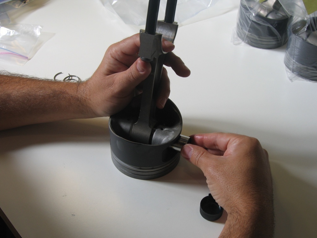 Inserting piston pin